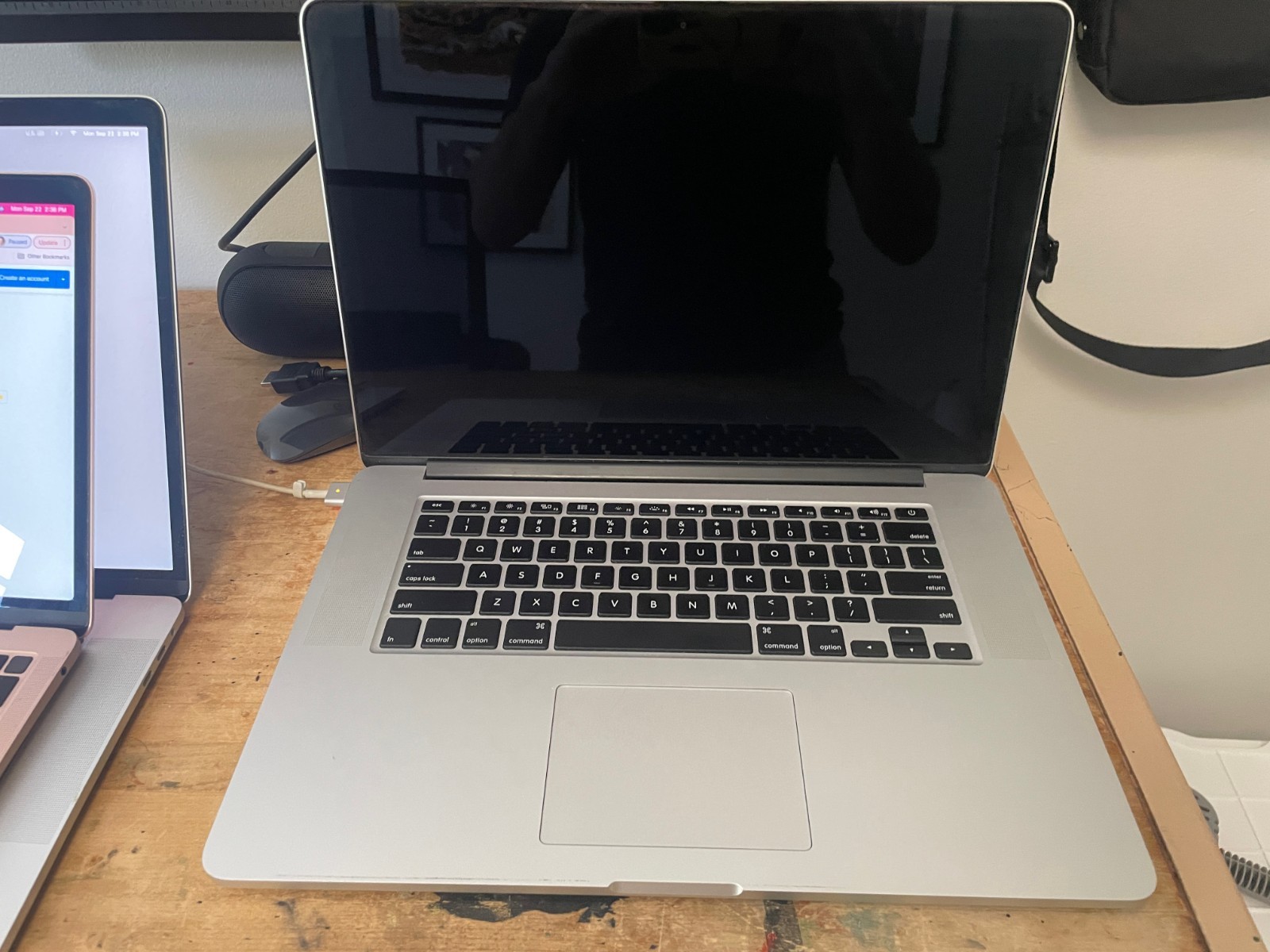 Apple Macbook Pro 15″ Retina – i7 2.2GHZ 16GB/256GB – OS Monterey
