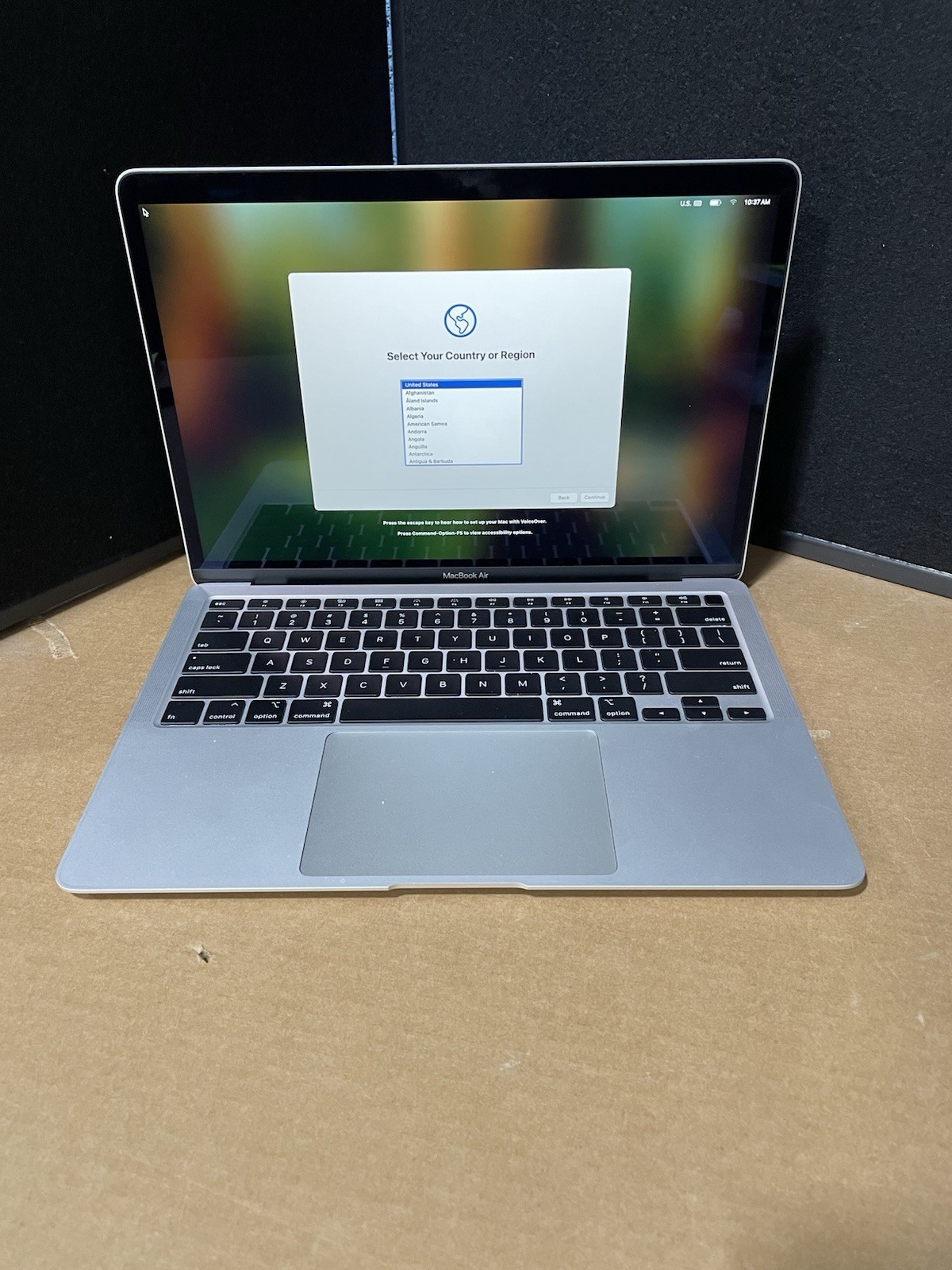Apple MacBook Air A2179 i5-1030NG7 8GB RAM 256GB SSD Sequoia