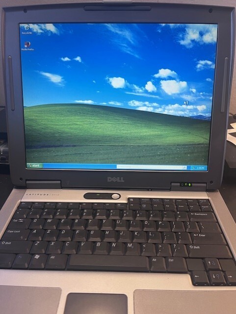Dell Laptop Windows XP Pro 32 bit-Parallel port-9 pin Serial Port-RS232- and ac