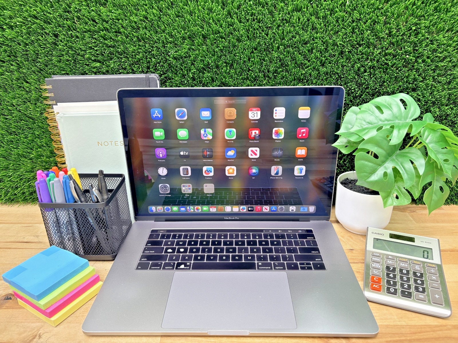 Apple MacBook Pro 2019 i9-9th Gen 2.40GHz 32GB RAM 1TB SSD Sequoia Ra. Pro 560X*