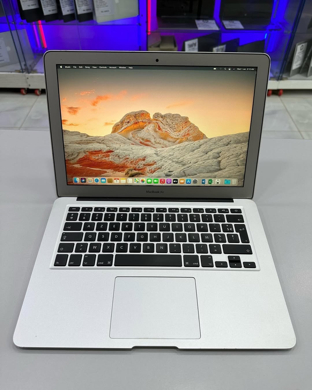 Apple MacBook Air • Core i5 • 4GB RAM • 512GB SSD • Warranty + Fast Ship ✅