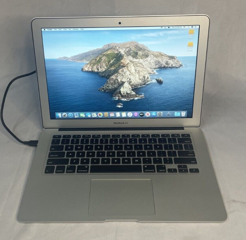 2013 Apple MacBook Air A1466 13.0″ i5-4250U@1.30GHz 4GB RAM 121GB SSD MD760LL/A