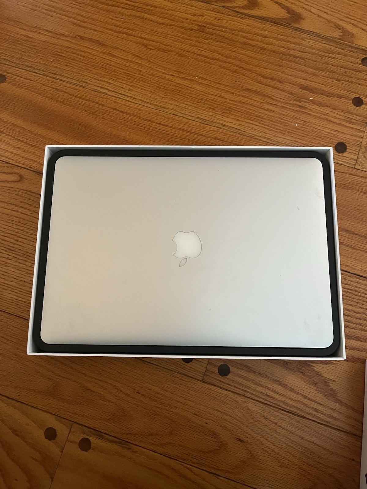 Apple MacBook Pro A1707 i7-6920HQ 2.9GHz 16GB 1TB SSD 15″ 2017 Sierra