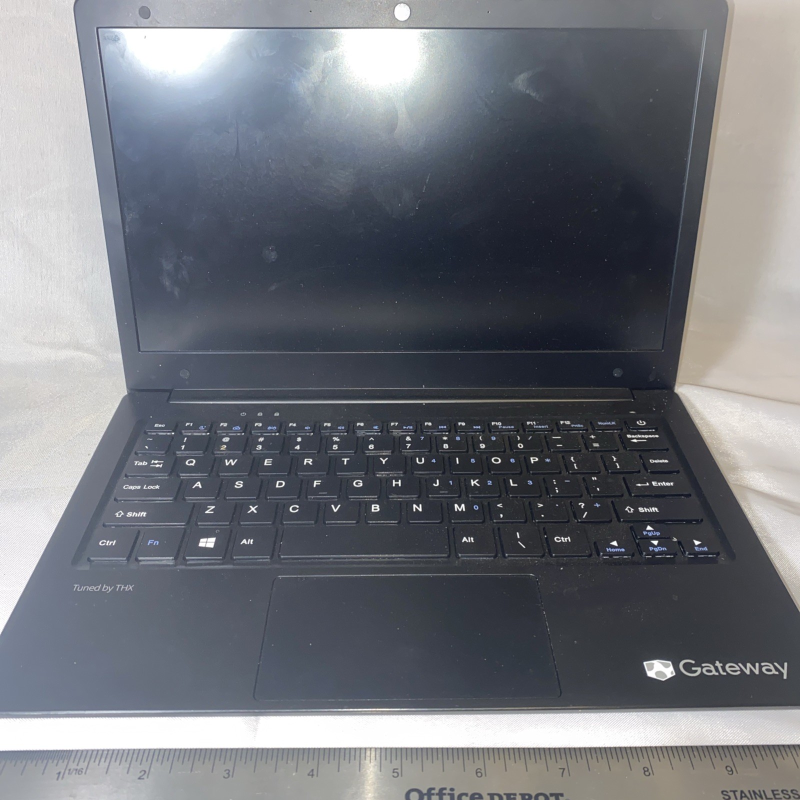 GATEWAY GWTN116-1BK 11.6″ FHD A4-9120e 1.5GHz AMD Used, No Power Cord