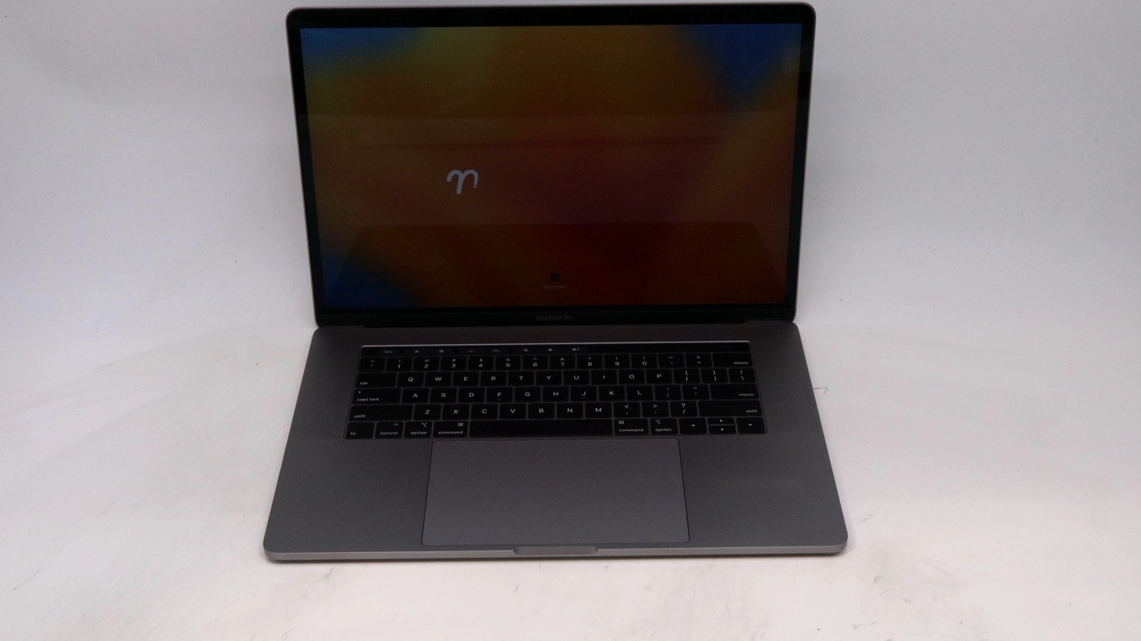 Apple MacBook Pro A1990 15 Core i7 16GB 512GB Gray 2019