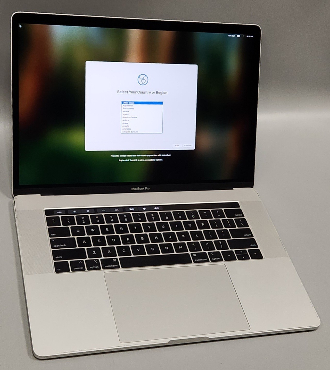 Apple MacBook Pro 15″ 2019 i7-9750H @ 2.60GHz 16GB DDR4 RAM 512GB SSD Sequoia