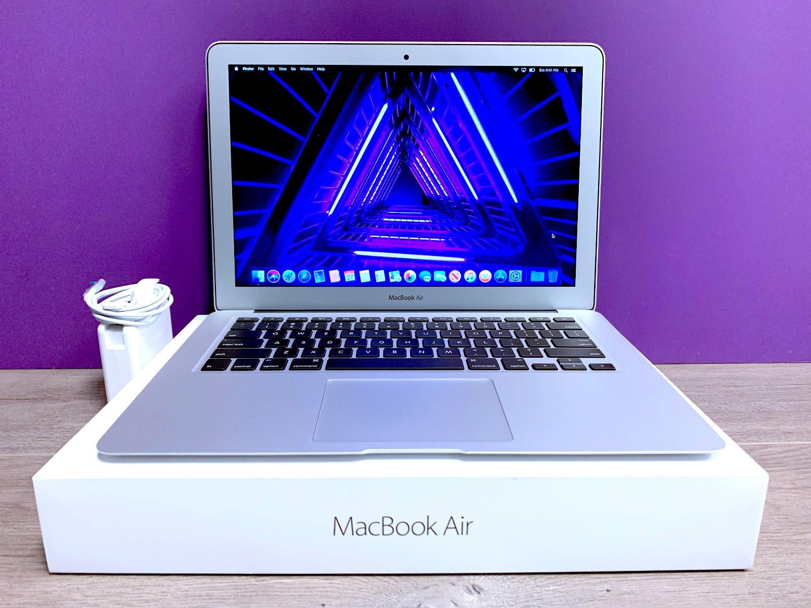ULTRALIGHT APPLE MACBOOK AIR 13 INCH LAPTOP 1.7GHz i7 | 256GB SSD