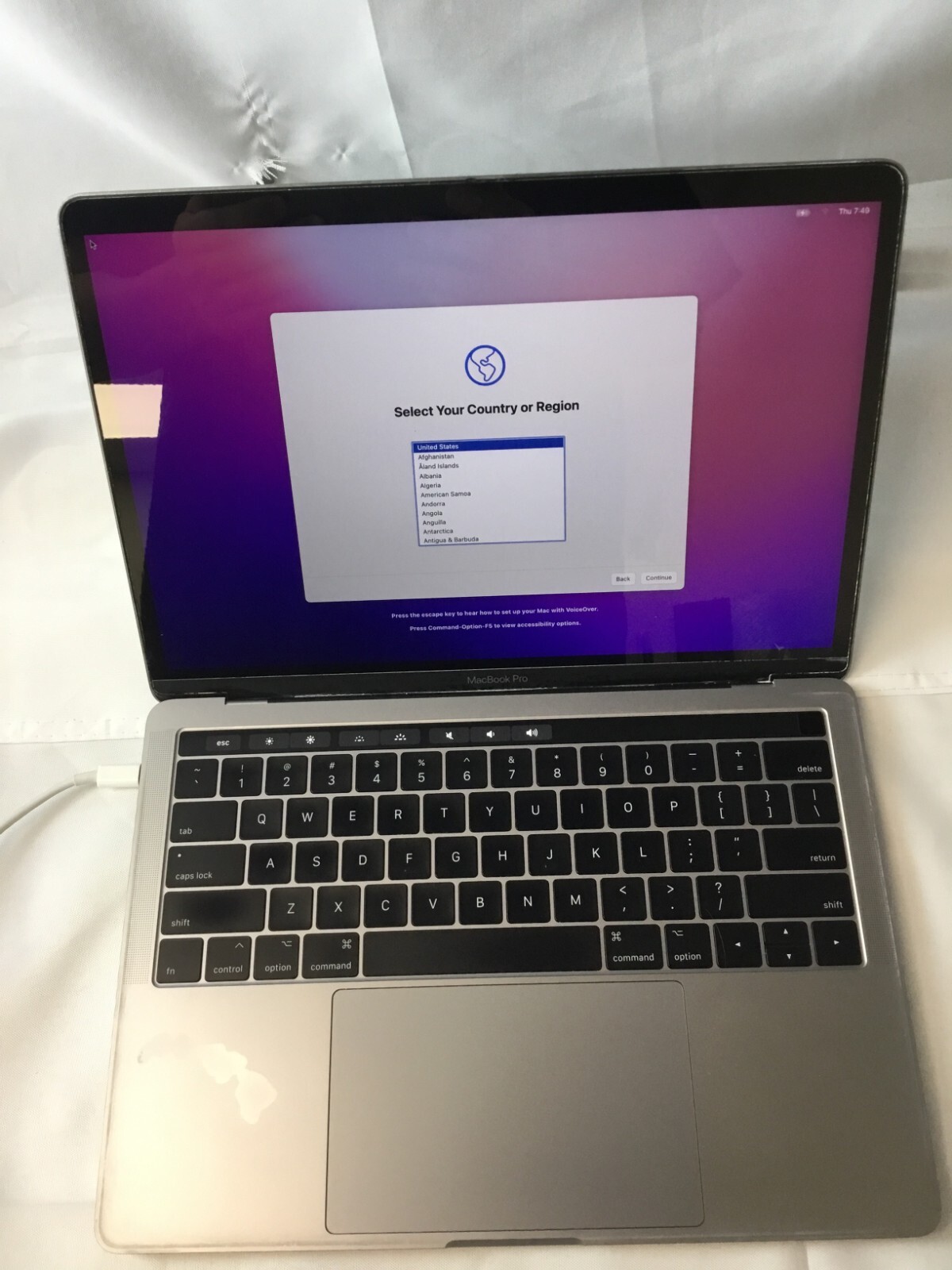 Apple Macbook Pro (M2017) 13″ 3.10GHz 8GB 256GB SSD Space Gray Grade C