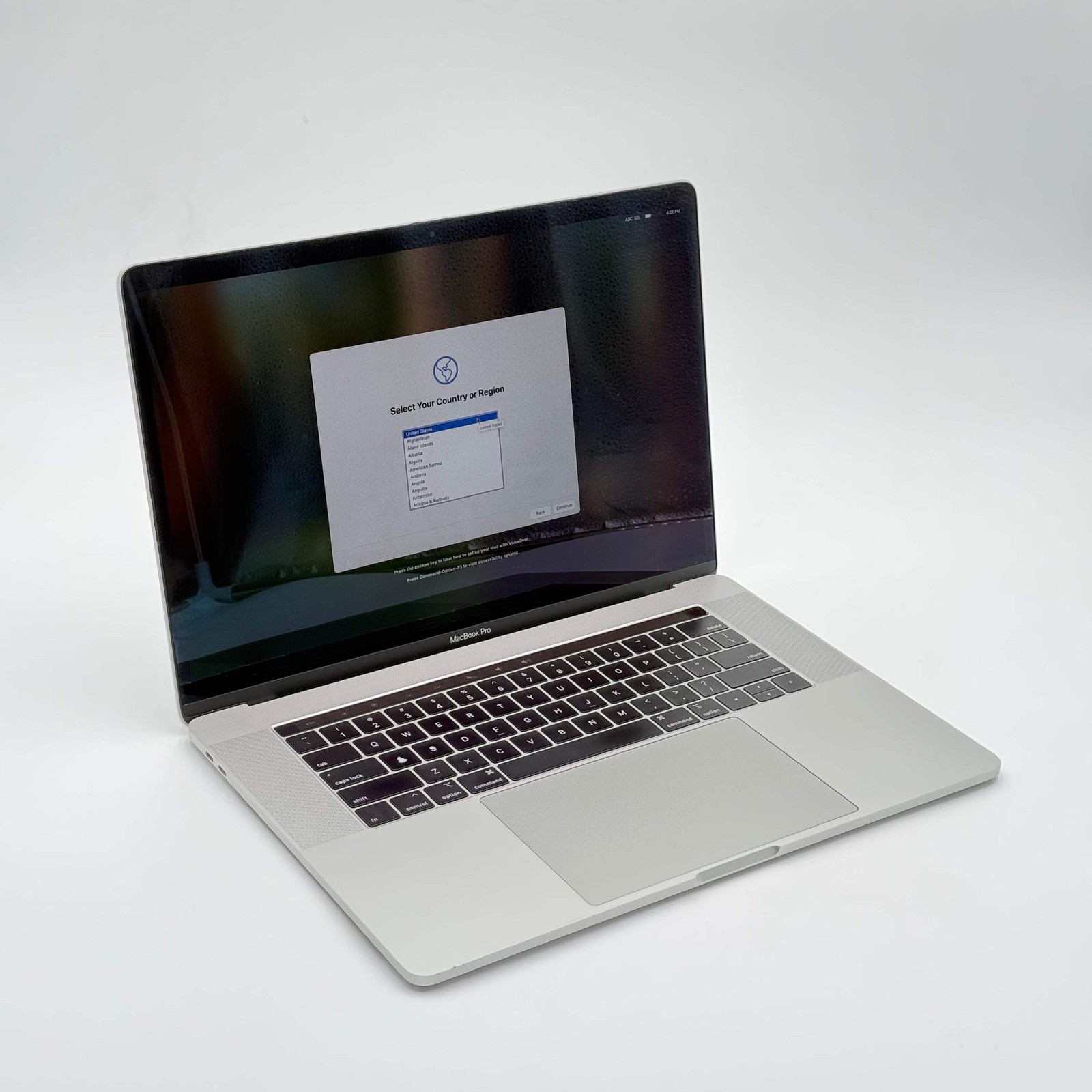 Apple MacBook Pro 15″ A1990 2018 Core i7 16GB 256GB (Awesome DEAL)