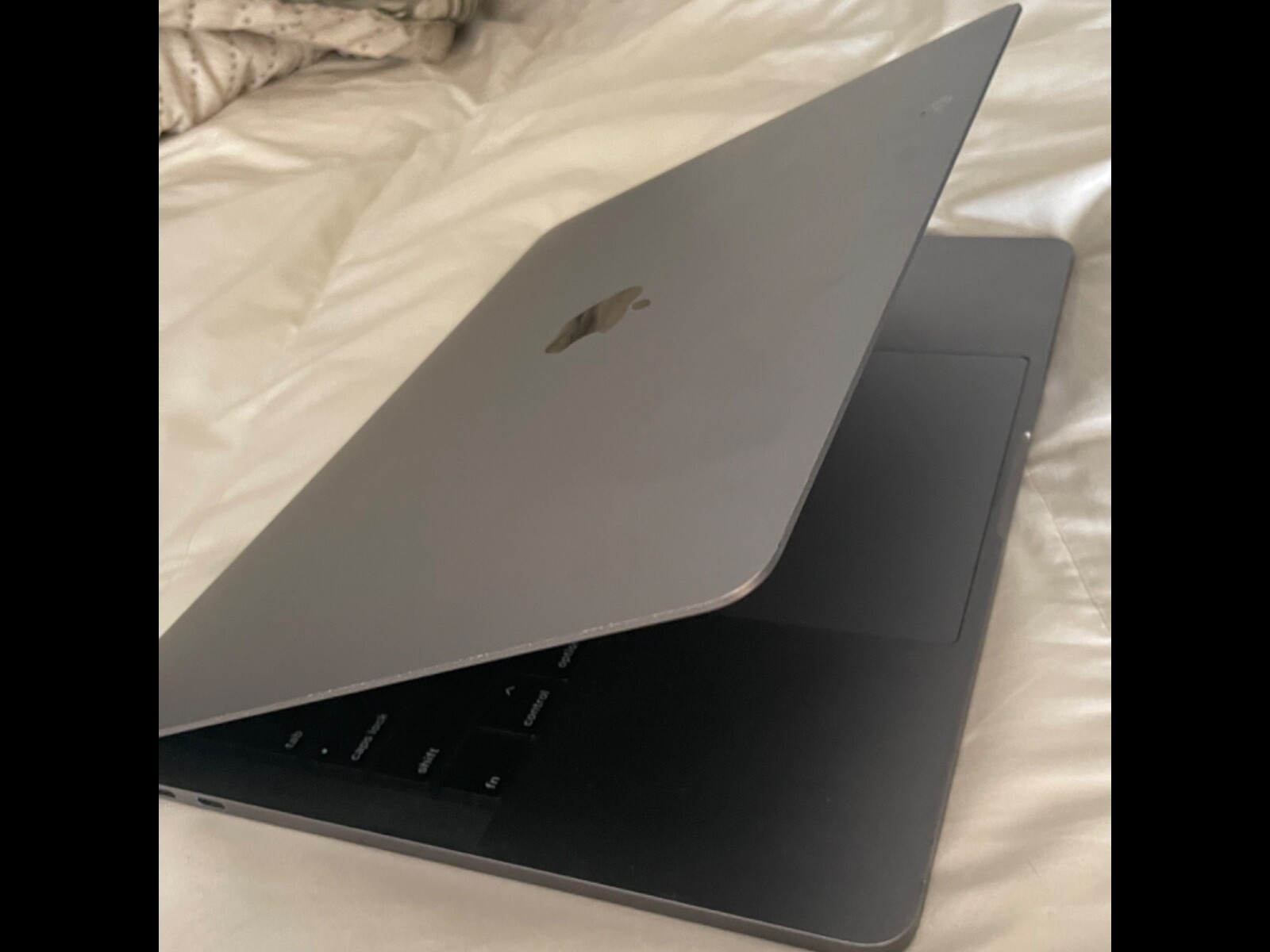 Apple MacBook Pro A1989 13.3in. Laptop – Z0WQ0003L (2019)