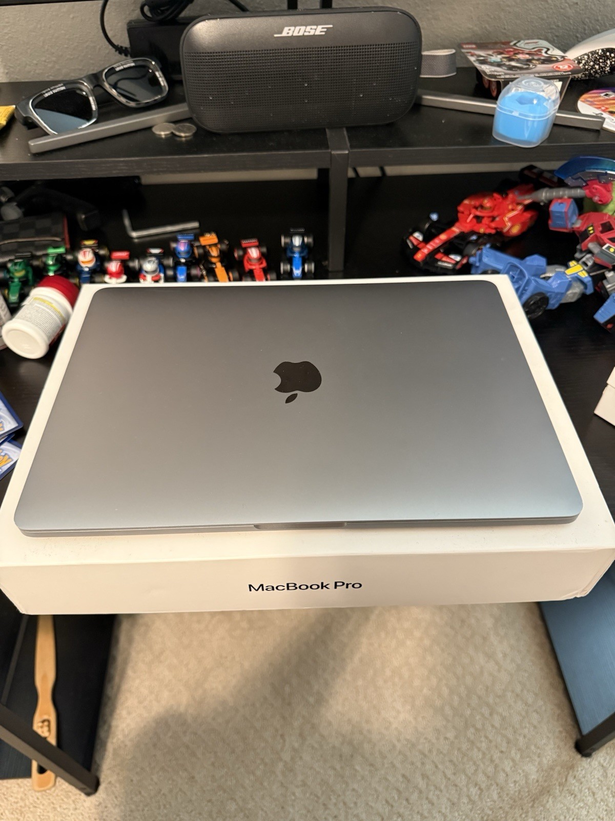 Apple MacBook Pro 13.3″ (512GB SSD, Intel Core i5 10th Gen., 3.80 GHz, 16GB)…