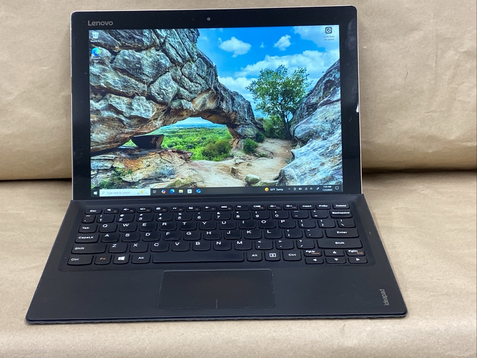 Lenovo Ideapad 80QL – 12″ 2160*1440 – m5-6Y54 – 4GB – 128GB SSD – Win 10 Pro