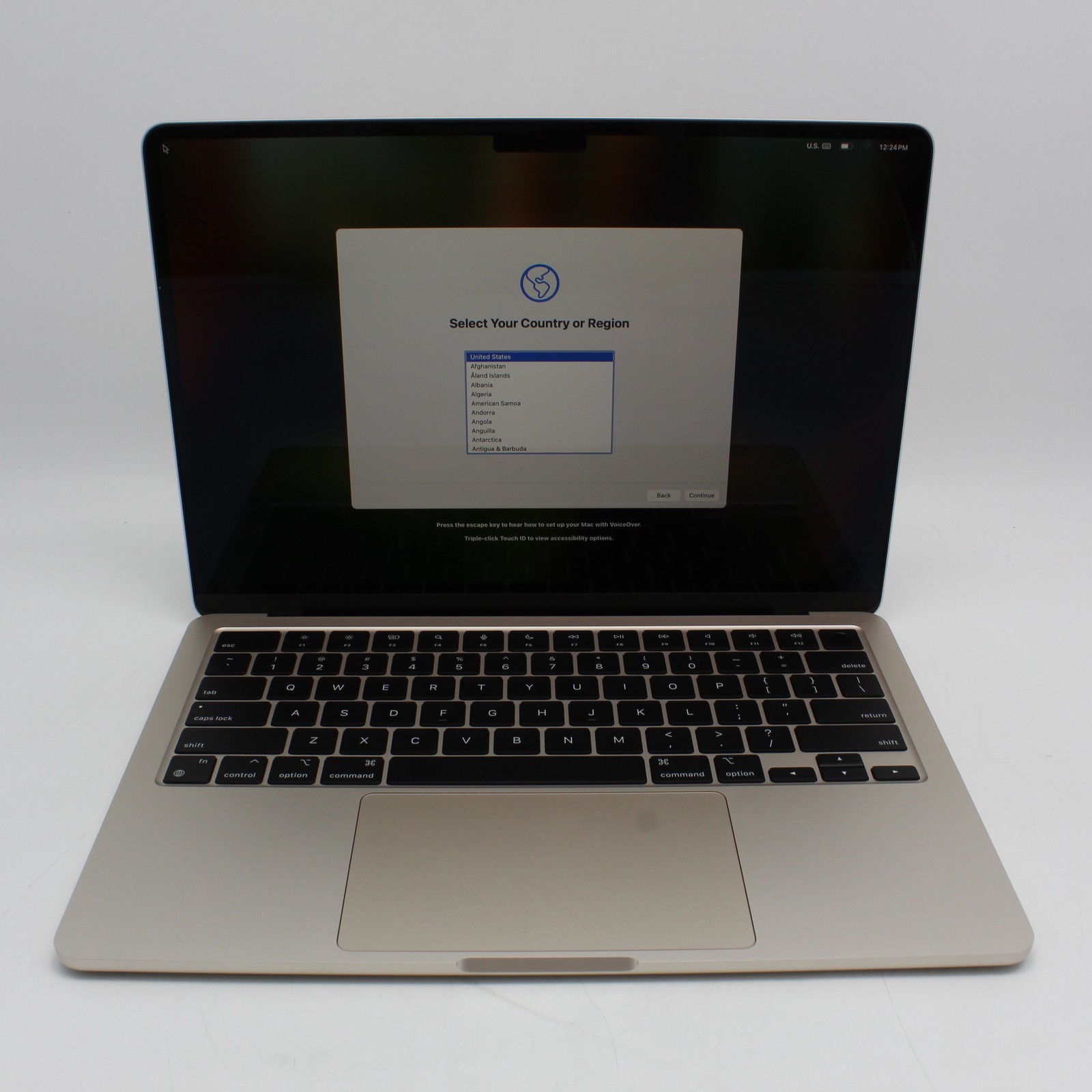 Apple MacBook Air 2022 13.6″ M2 8-Core 256GB SSD 8GB RAM 8-Core GPU macOS A2681