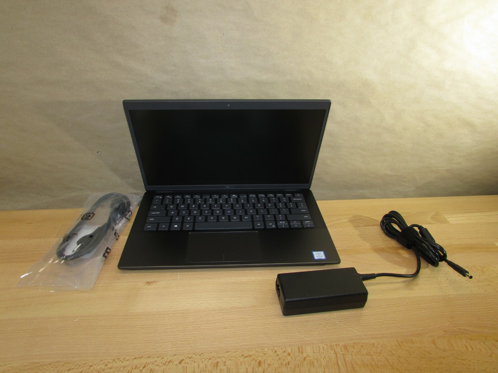 Dell Latitude 3301 13.3″ Laptop 8th Gen i5, 128GB SSD, 8GB RAM, Win10 Pro, Black