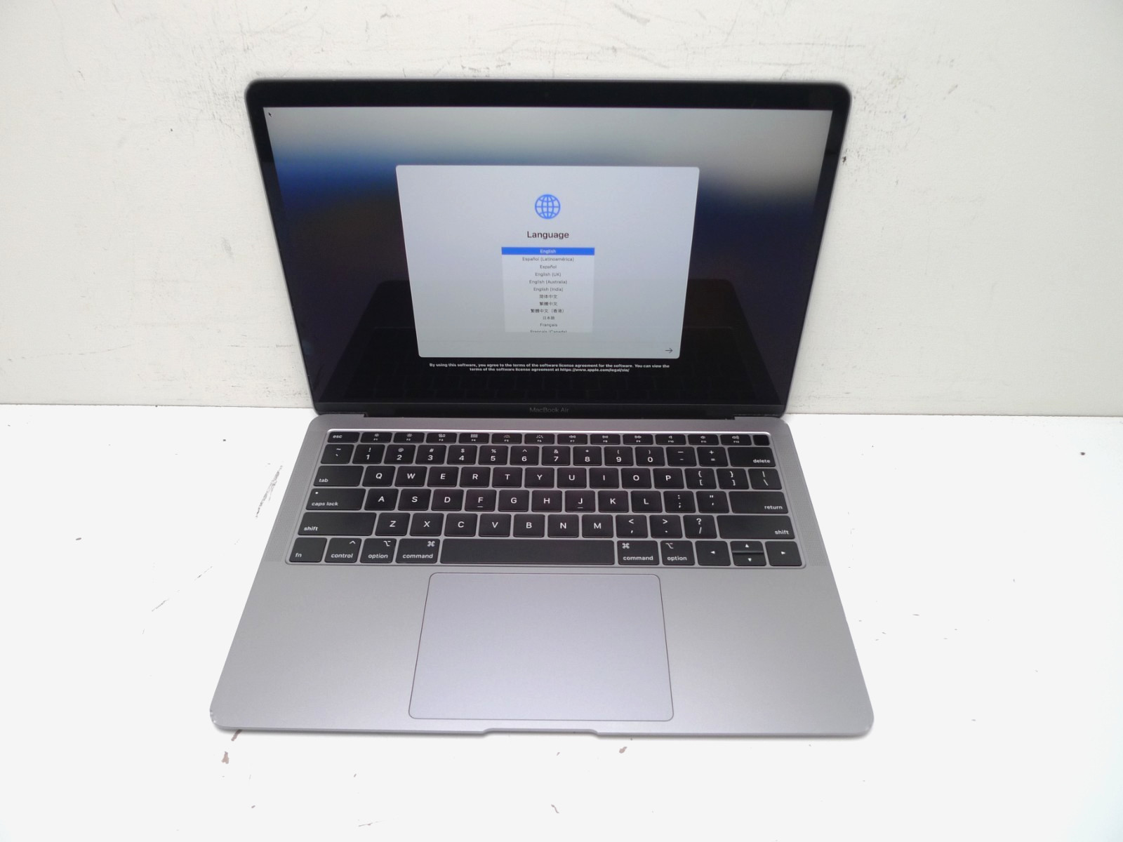 MacBook Air 13″ 2019 | i5-8210Y | 8GB RAM | 256GB NVMe | 172 Cycles | Read