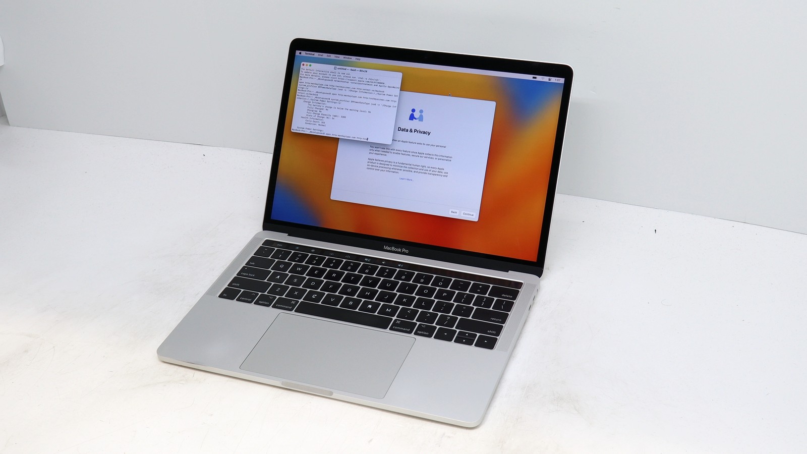 Apple MacBook Pro A1706 13 Core i5 16GB 256GB Silver 2017