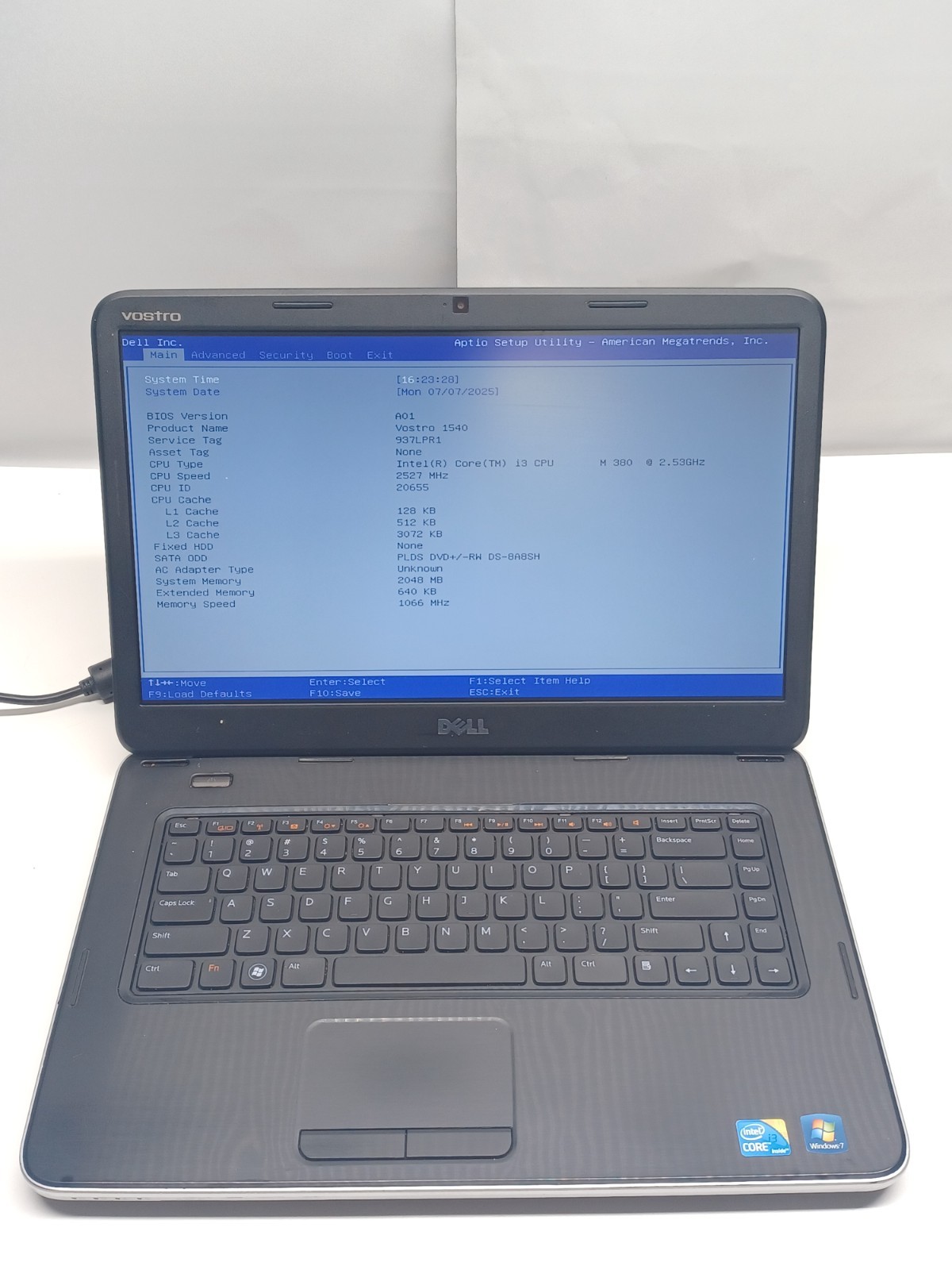 Dell Vostro 1540 Laptop i3-M360 2GB No HD