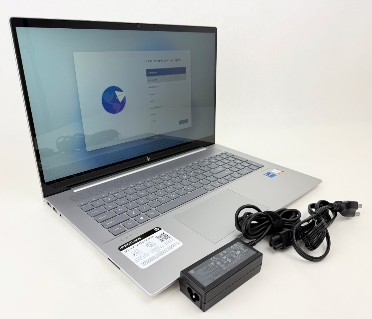 HP Envy 17-cw0023dx 17.3″ FHD Touch i7-13700H 16GB 1TB SSD W11H