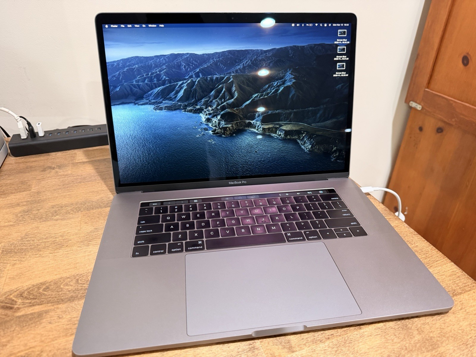 Apple MacBook Pro 15 inch, Touch Bar, 2016, i7, 16GB RAM, 512GB SSD, Space Gray