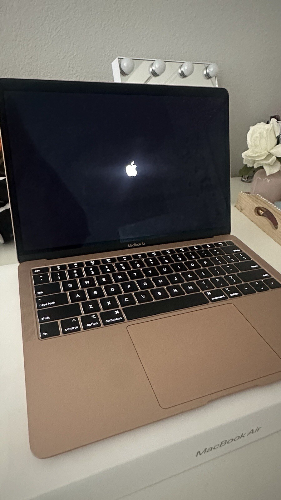 Apple MacBook Air 13.3″ (128GB SSD, Intel Core i5 8th Gen., 3.60 GHz, 8GB)…