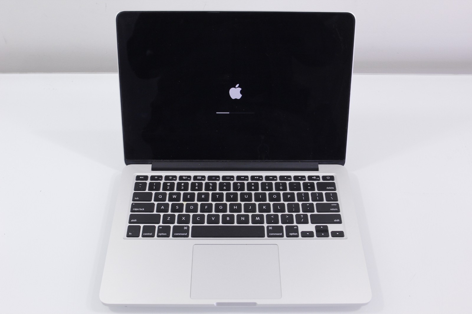 Apple MacBook Pro 13in 2014 i5 2.6GHz 8GB RAM 128GB READ
