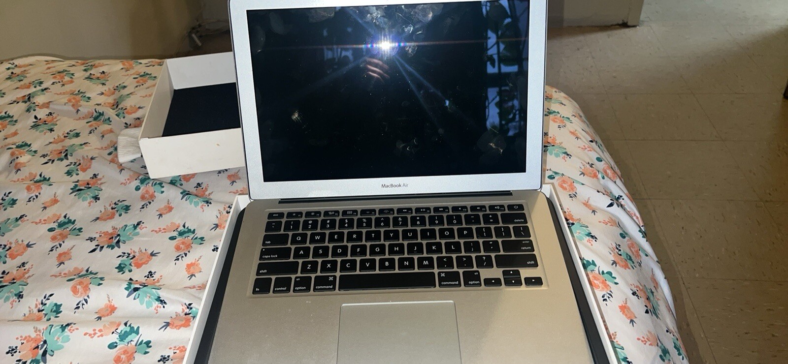 Apple MacBook 13.3 in 2017/Intel Core i5 5th Gen