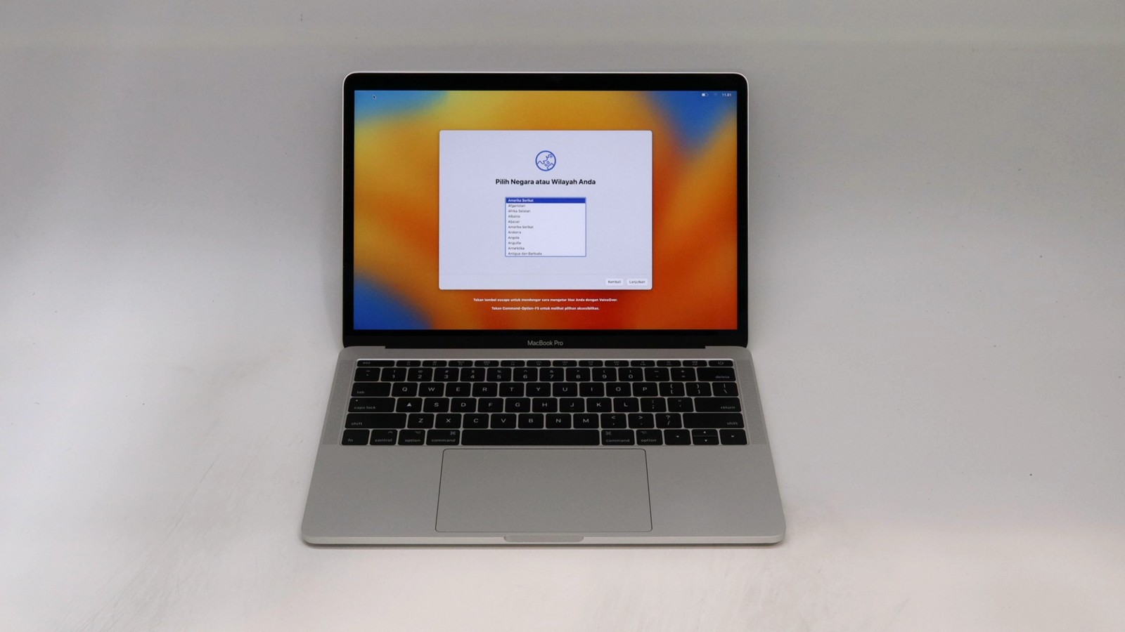 Apple MacBook Pro A1708 13 Core i5 16GB 256GB Gray 2017