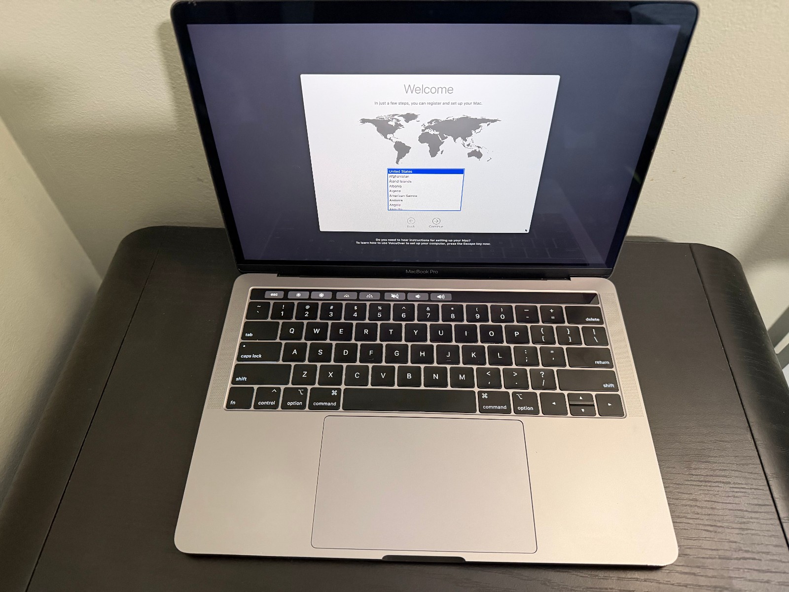 2019 Apple MacBook Pro 13.3″ i5 2.4GHz 16GB RAM 256GB SSD Silver A1989