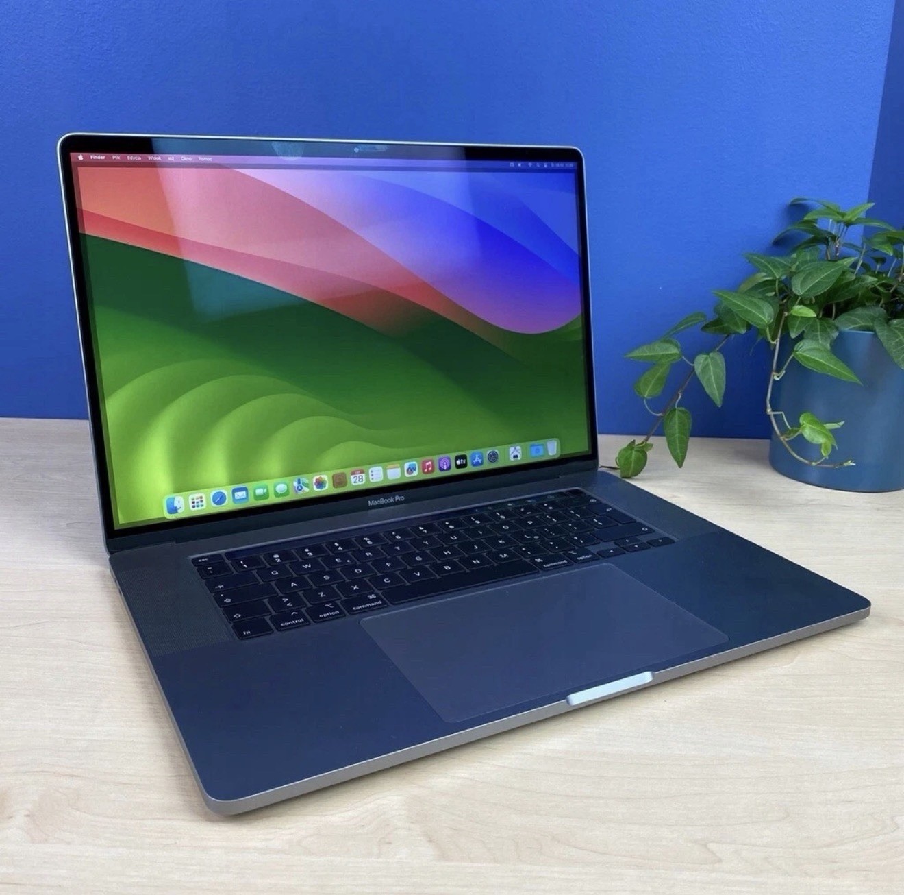Apple MacBook Pro 16″ (1TB SSD, Intel Core i9 10th Gen., 2.4GHz, 32GB RAM)…