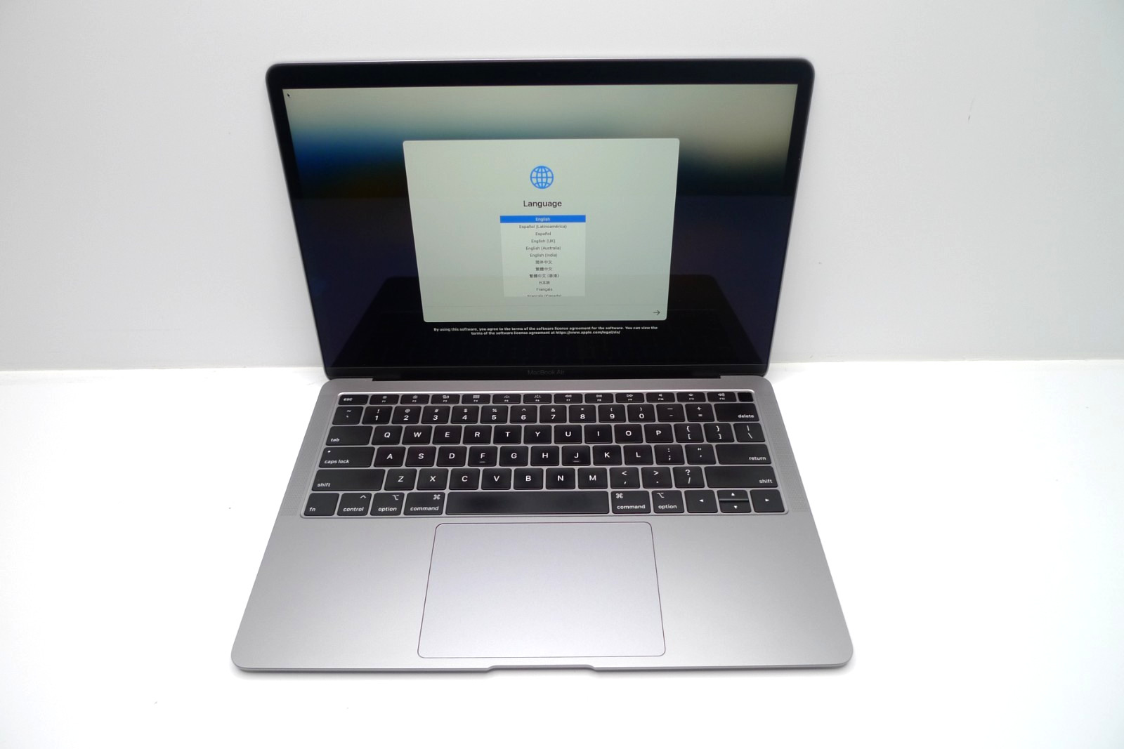 MacBook Air 13″ 2018 | i5-8210Y | 8GB RAM | 256GB NVMe | 100 Cycles | Read