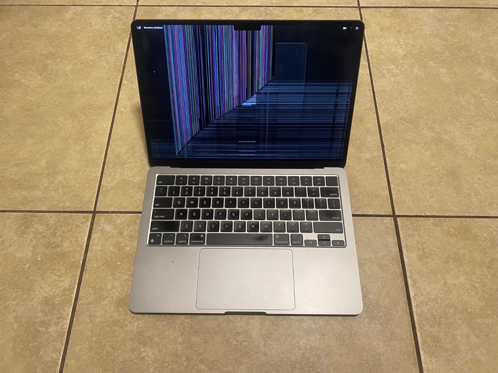 Apple MacBook Air 2022 13″ (256GB SSD, M2 8-core, 16GB) Space Grey – (A2681)