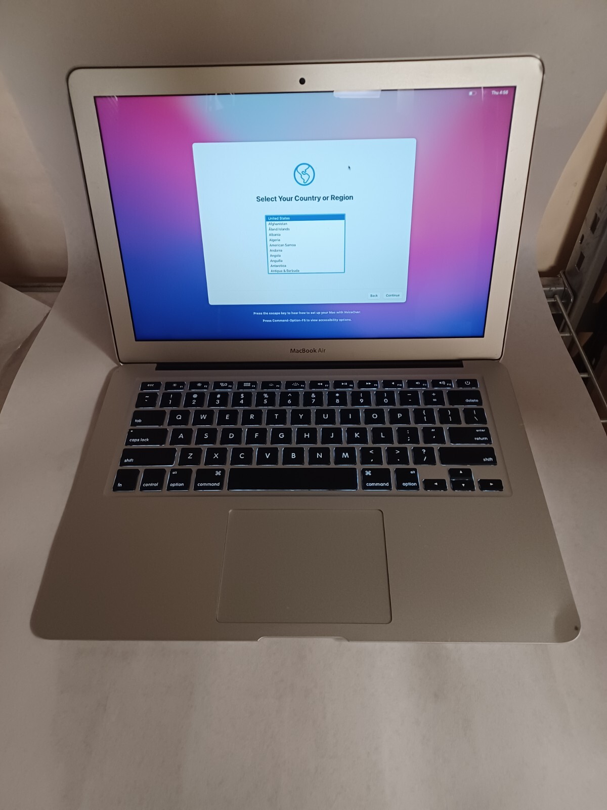 Apple MacBook Air 13″ Core i5 1.8GHz 8GB 128GB SSD 2017 MacOS Monterey