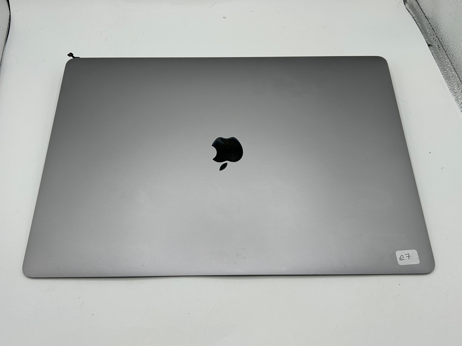 Apple MacBook Pro 16″ Retina Display LCD Assembly – Functioning