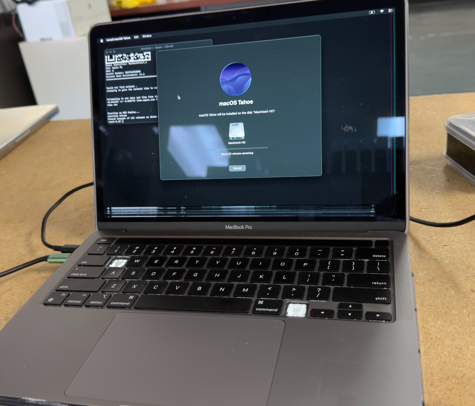 APPLE MacBook Pro 13″ 2020 A2338 Laptop M1 8GB 256GB broken screen abm enrolled