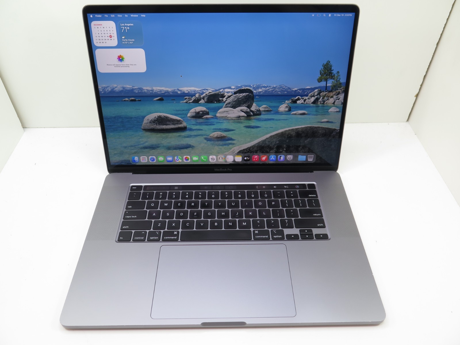 APPLE MACBOOK PRO 16″ GRAY 2019 8-CORE I9 2.4GHZ 32GB 1TB FLASH AMD RADEON 5500M