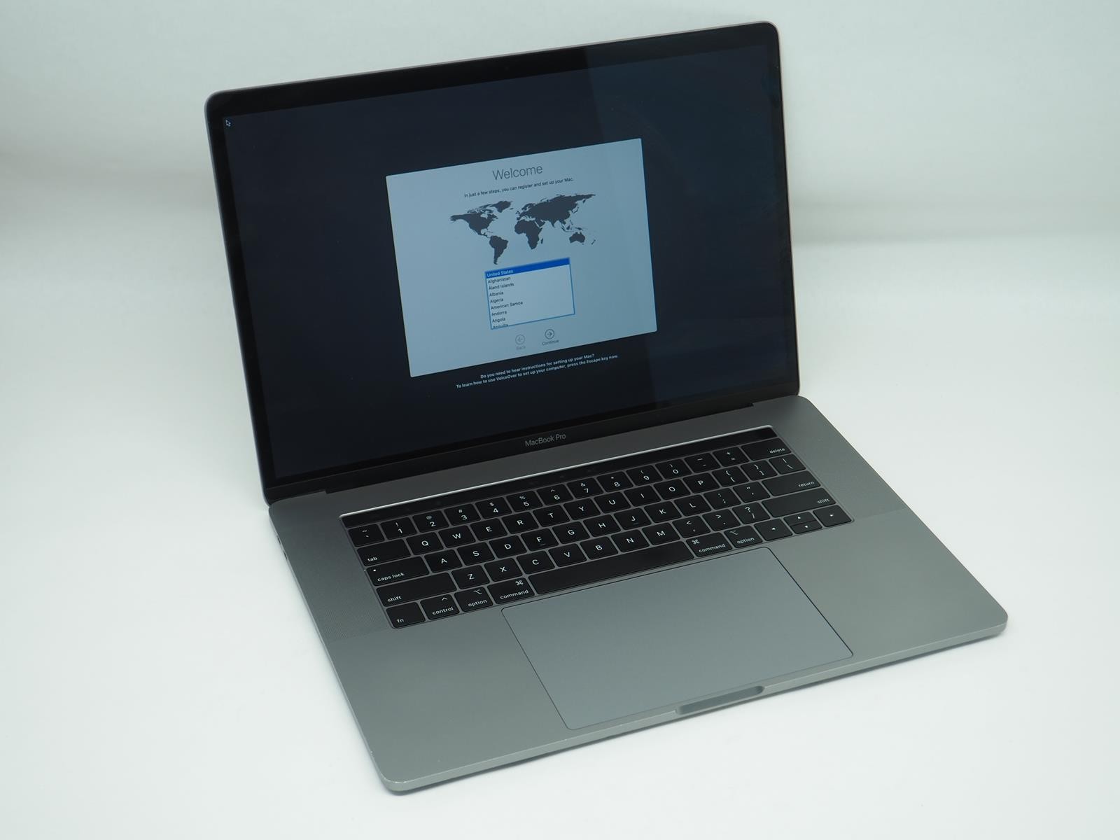 APPLE MACBOOK PRO TOUCH/2019 15.4″ Intel i9-9880H 2.30GHz 16GB RAM 500GB NVMe