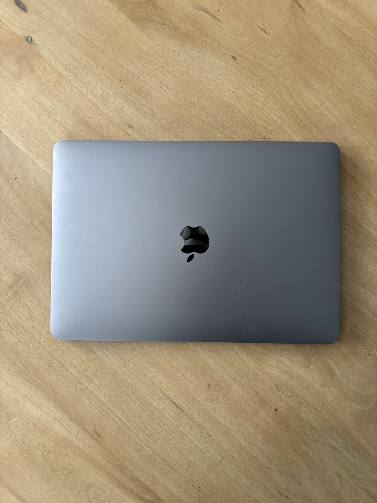 Apple MacBook Pro (13-inch 2022) M2 Chip / 8GB RAM / 256GB SSD / Space Gray