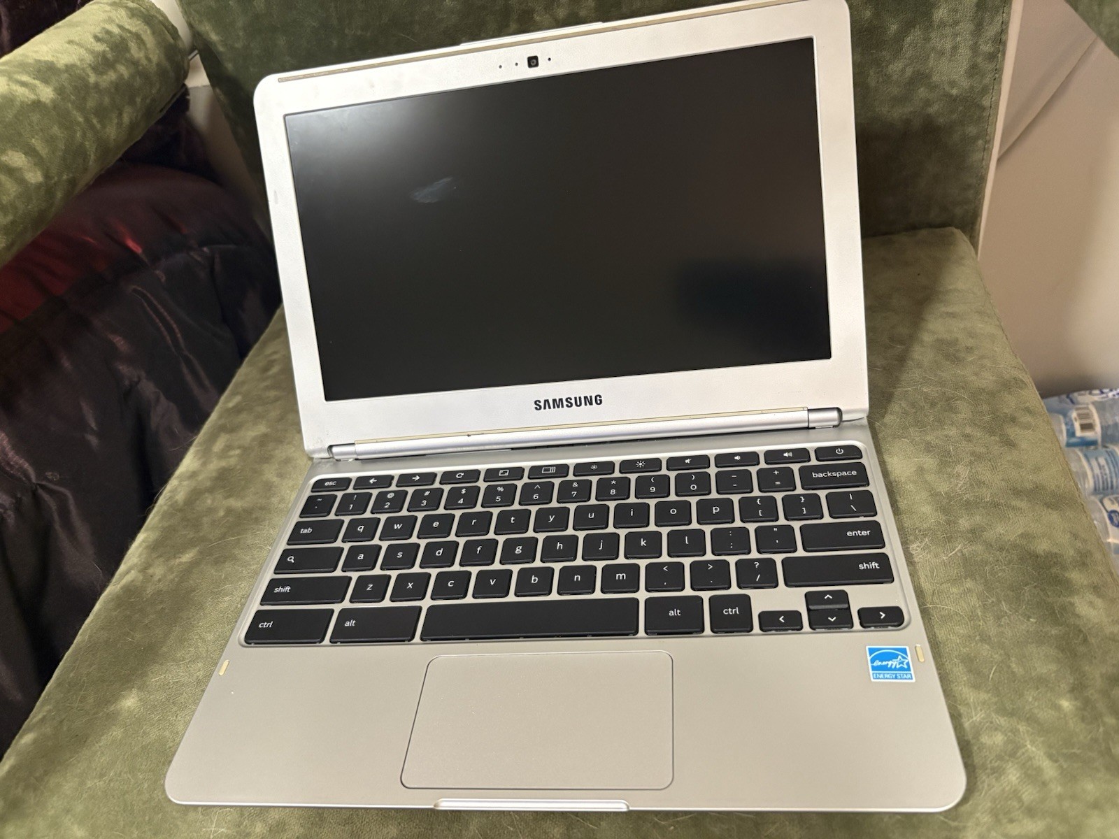 Samsung XE303 C12 11.6″ Chromebook Exynos 5 – 2GB RAM – 16GB eMMC XE303C12-A01US