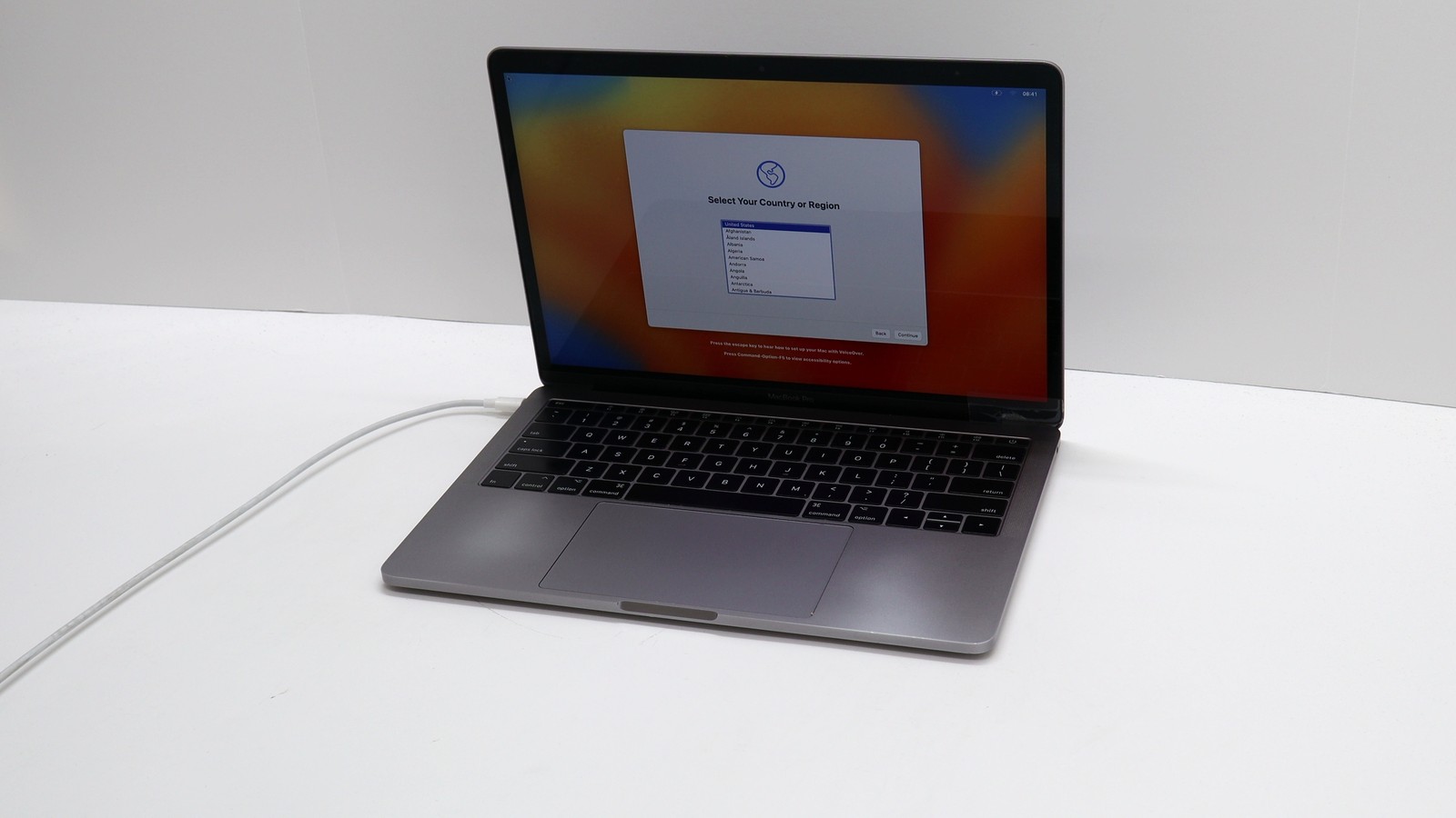 Apple MacBook Pro A1708 13 Core i5 16GB 512GB Gray 2017