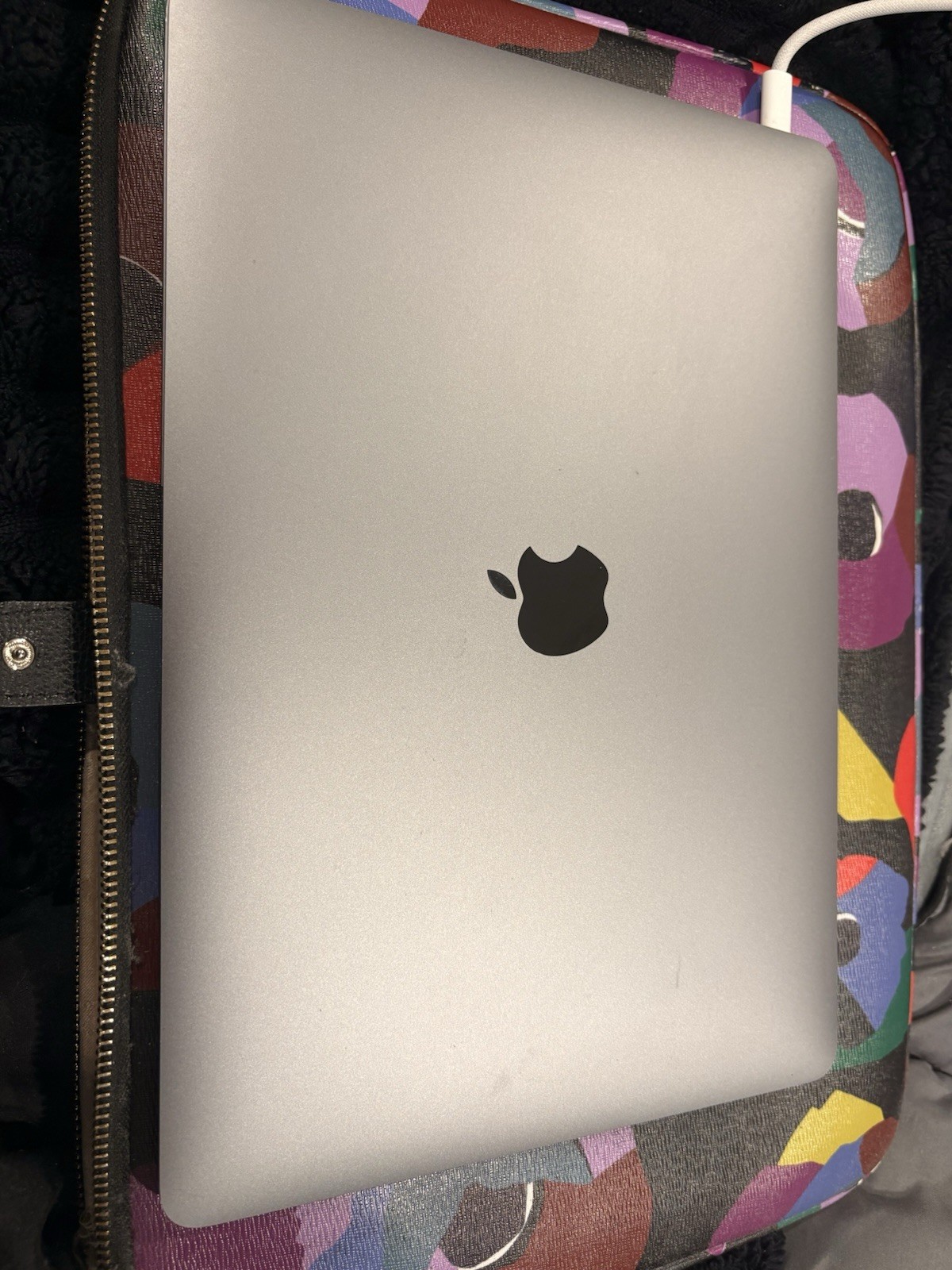 Apple MacBook Air 13-inch (15 1.6 GHz, 128GB SSD) Mid 2019 Model MVFK2LL/A
