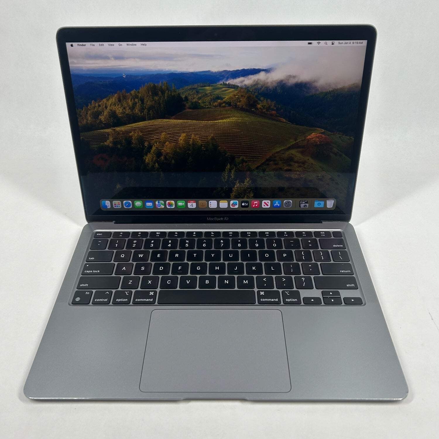 2020 Apple MacBook Air 13.3″ M1 7 Core 3.2GHz 8GB RAM 256GB SSD MGN63LL/A