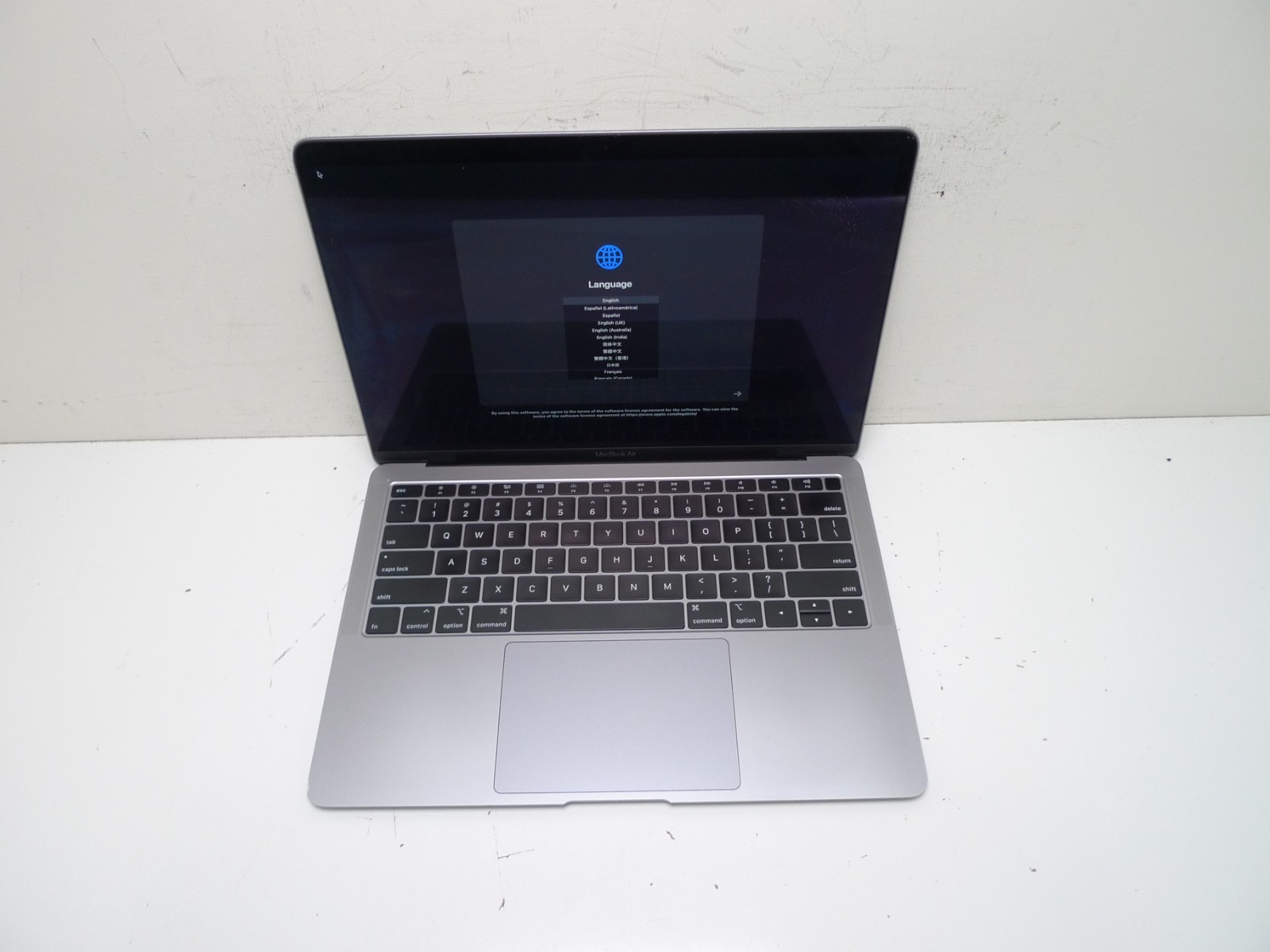MacBook Air 13″ 2019 | i5-8210Y | 8GB RAM | 256GB NVMe | 278 Cycles | Read