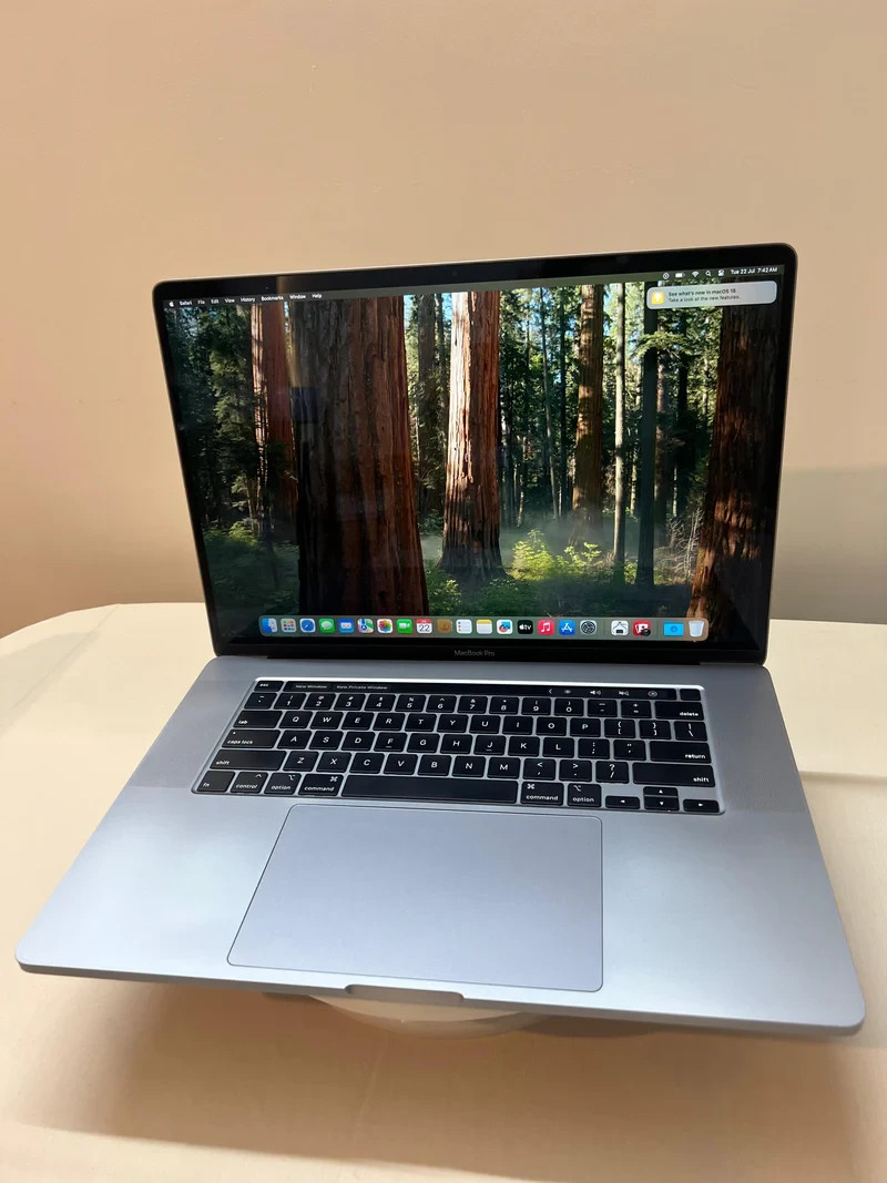 Apple MacBook Pro 16″ i7 Radeon 5300M 512GB SSD 16GB RAM Space Gray 1YR Warranty
