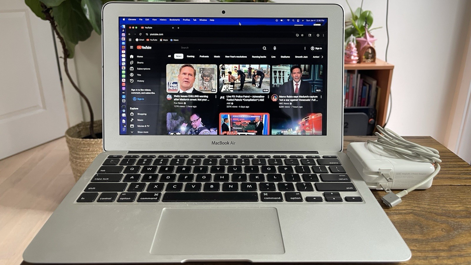 Apple MacBook Air 11 in 2014 (corrected) Silver 8gb RAM, 256GB Intel Core i5