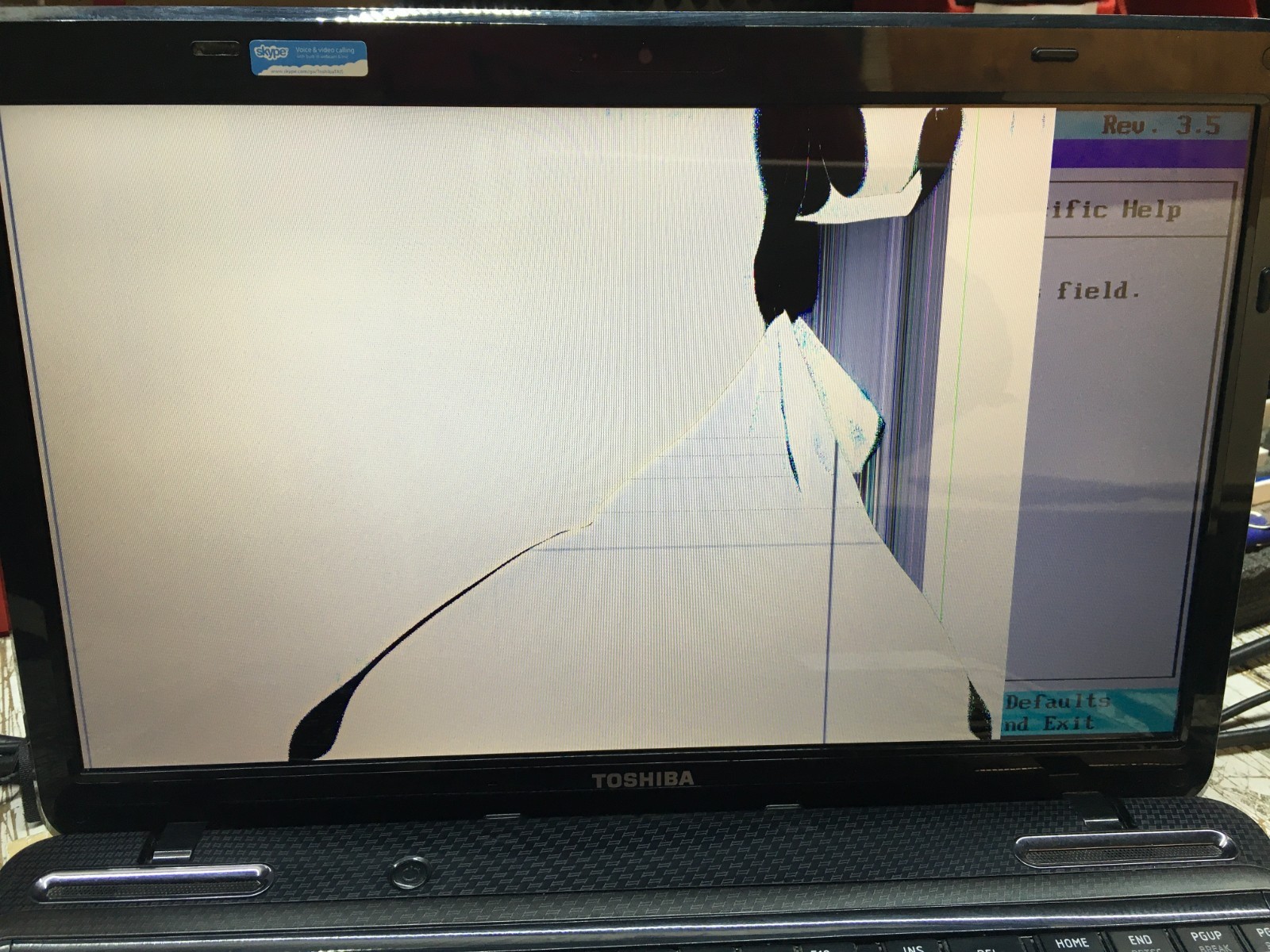 Toshiba Satellite L655-S5166X Intel Core i5-2410M 2.3GHz 4 GB – Cracked Screen
