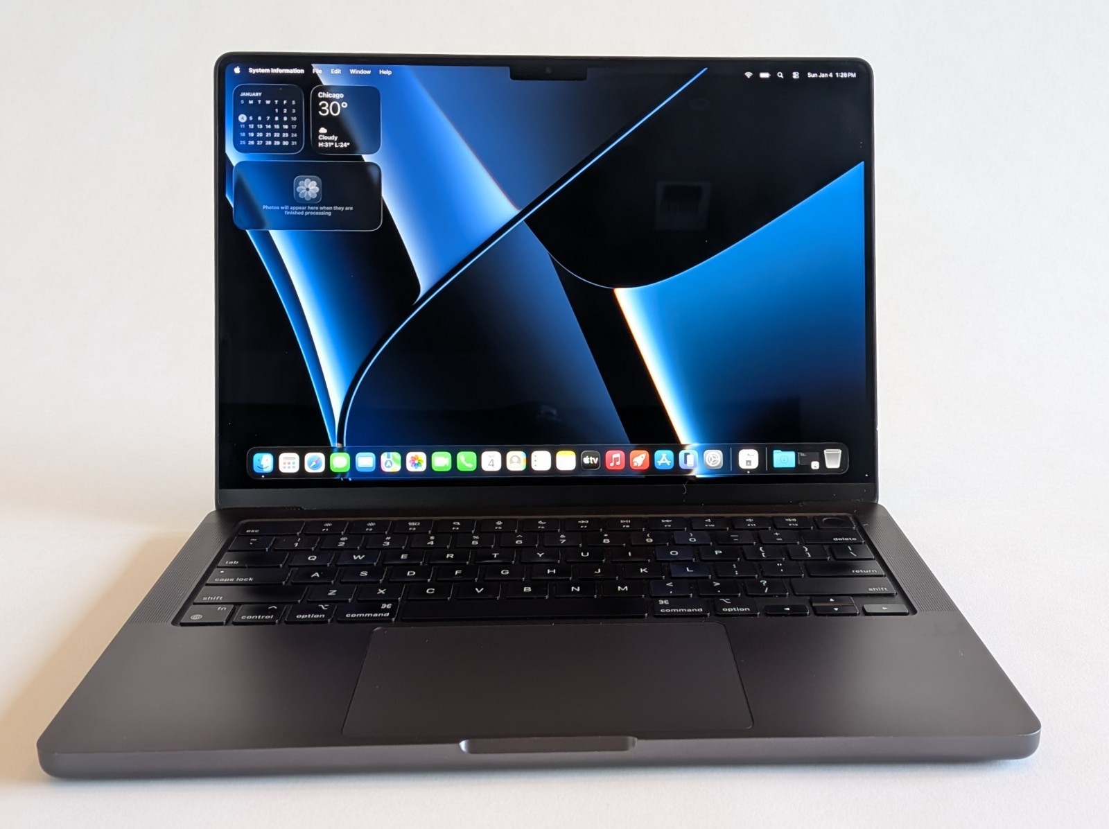 PRISTINE Apple MacBook Pro 14in M3 Pro 4.06 GHz Space Black  512GB SSD 18GB