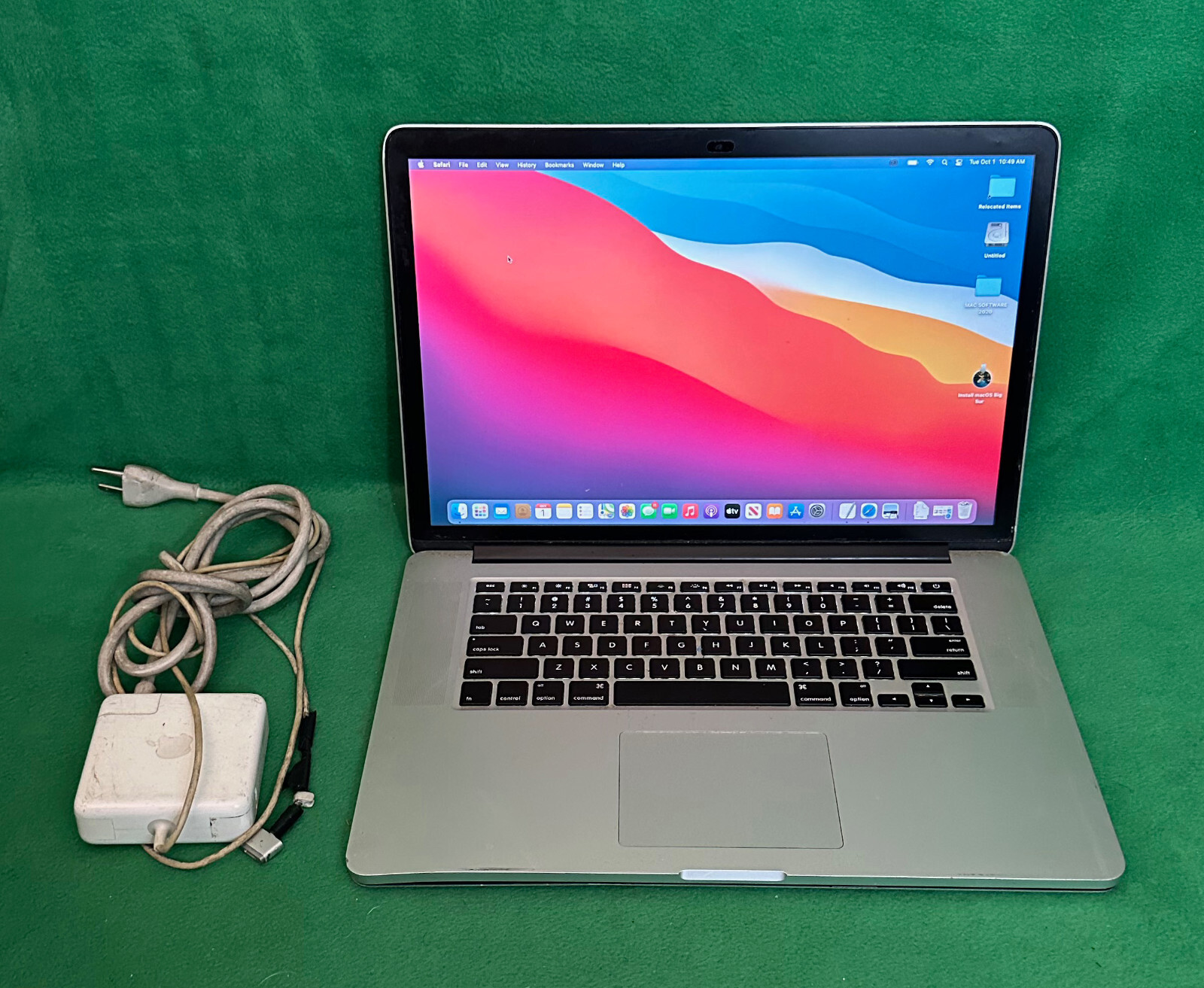 Apple MacBook Pro 15″ (Late 2013) Core i7 @ 2.30GHz. 16GB RAM 500GB HDD.