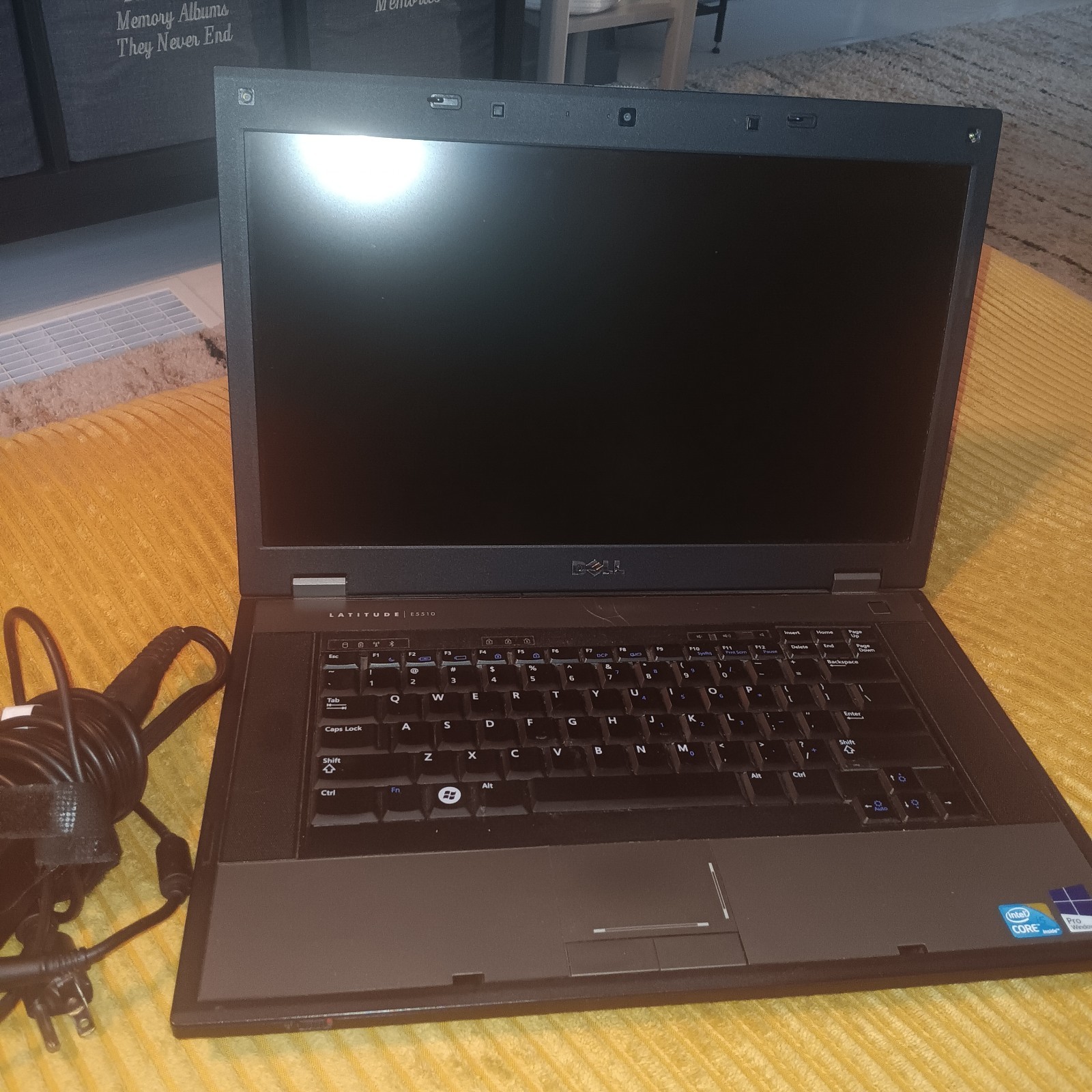 Dell Latitude E5510 Laptop Bad Keyboard Bad Battery Black Windows Will Boot!