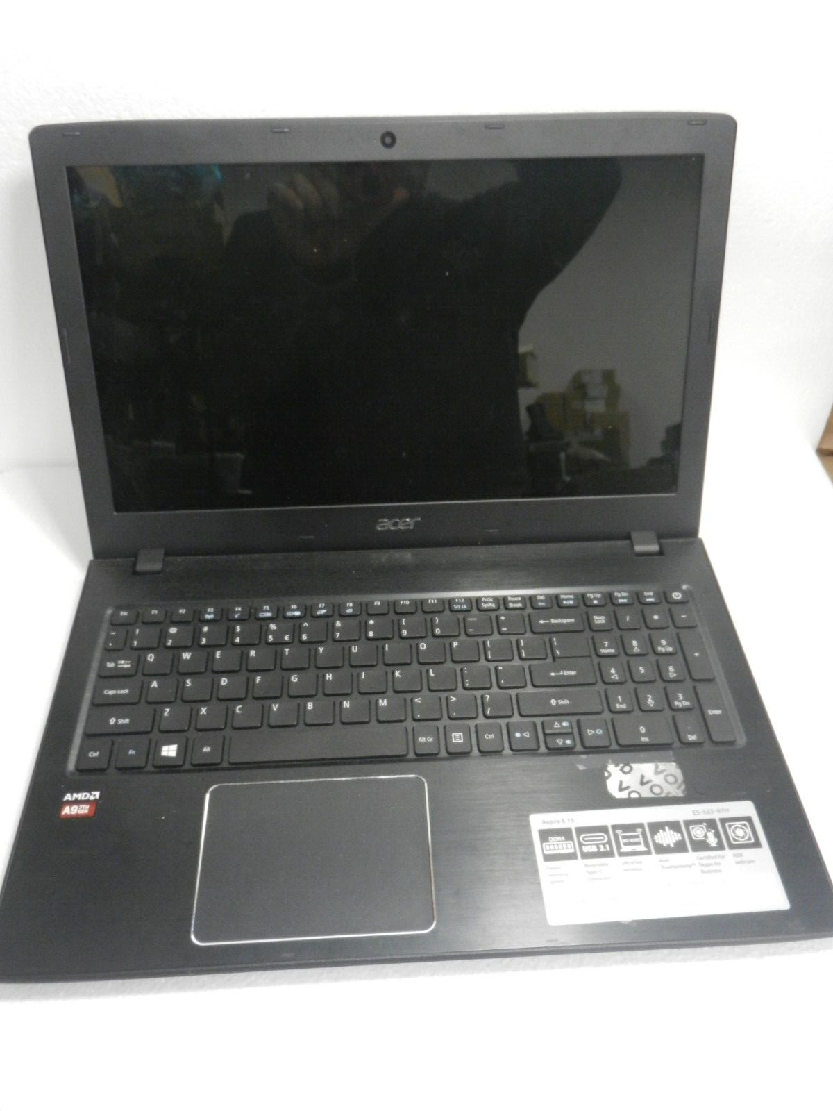 DEAD – Acer Aspire E5-523 LAPTOP / AMD A9-9410 / NO RAM / NO HDD  – PARTS/REPAIR