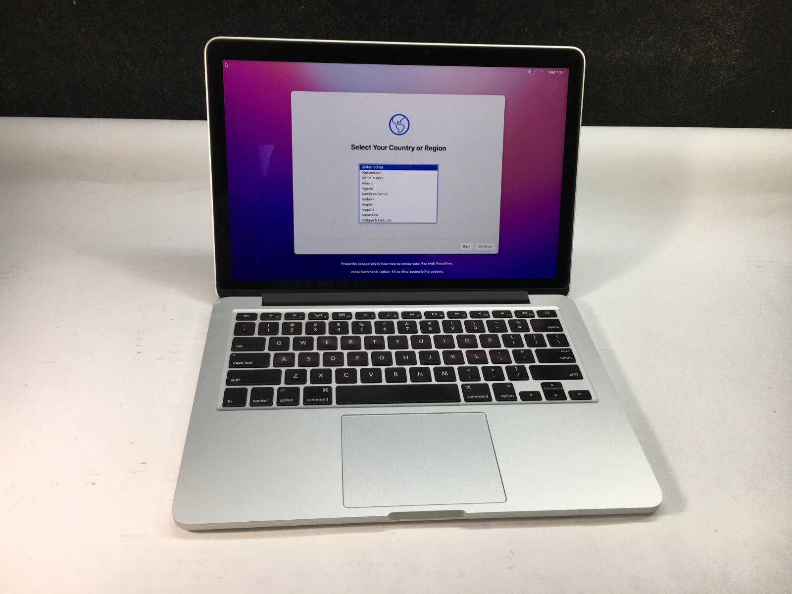 Apple MacBook Pro A1502 13.3″  i5 5287U  2.90GHz 8GB 250GB MONTEREY 2015 – READ
